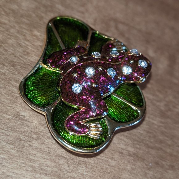 Met Museum Pendant Brooch Pin Purple Frog Rhinestone Gold Accents Green Leaf - Picture 7 of 9